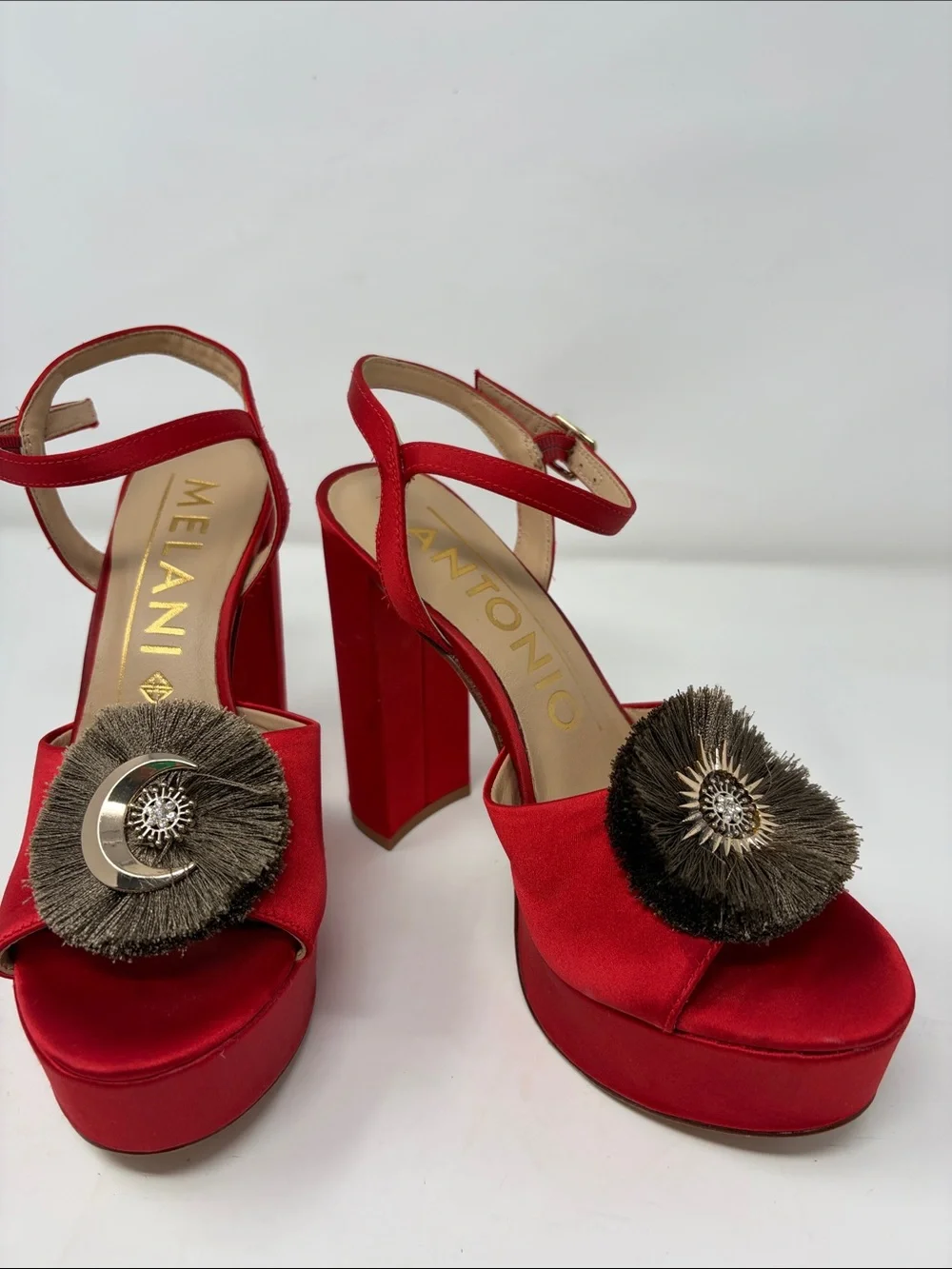 Antonio Melani Red Satin Gold Sun Moon Brown Fringe Platform Sandals Size 6